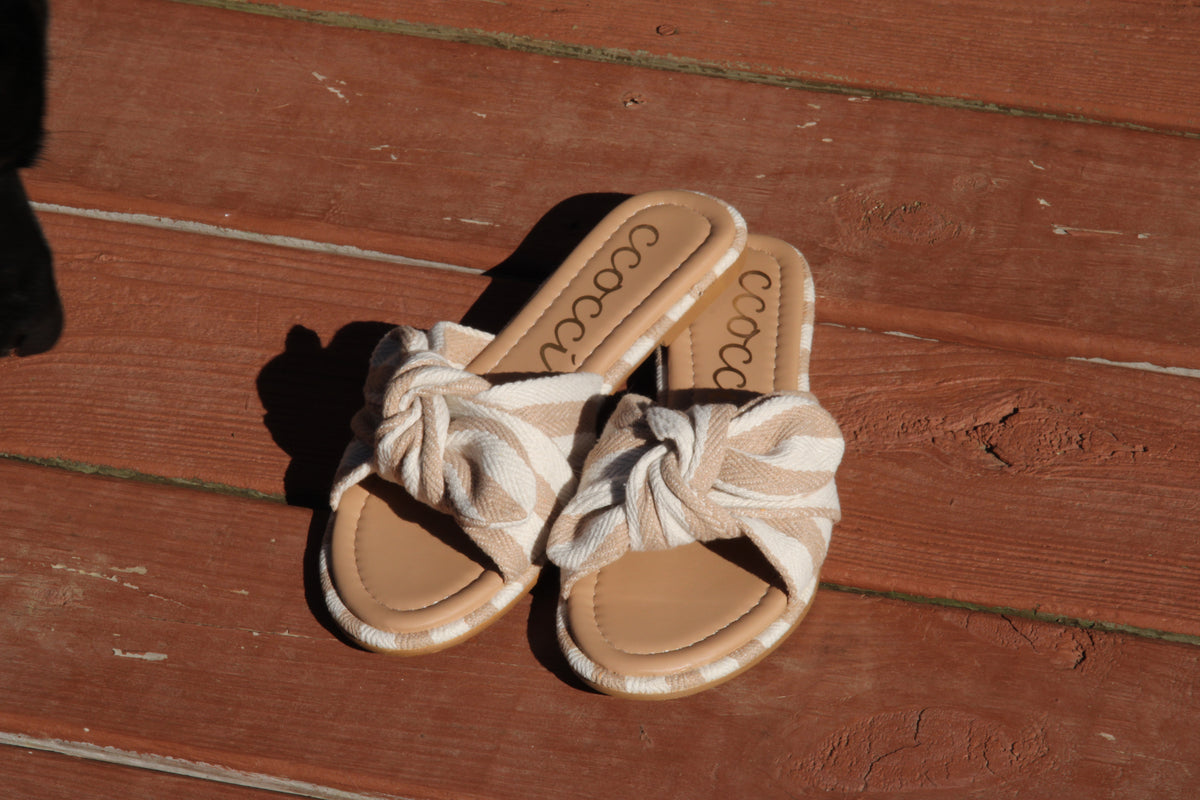 Ronnie Bow Sandals
